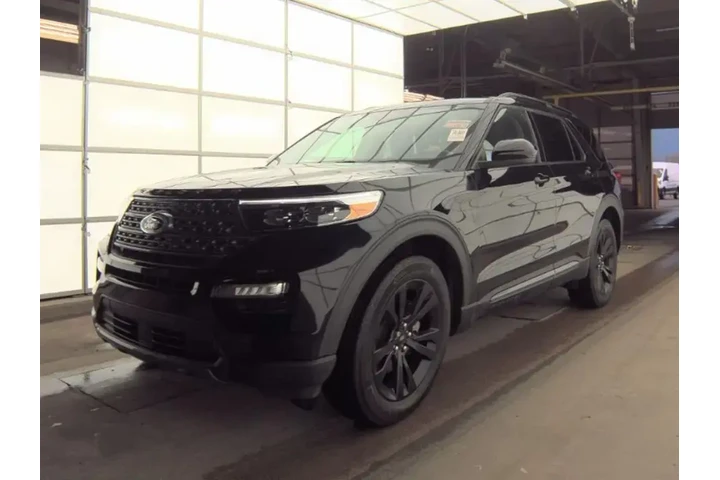 $30999 : Ford Explorer 2023 AWD XLT 4 image 2