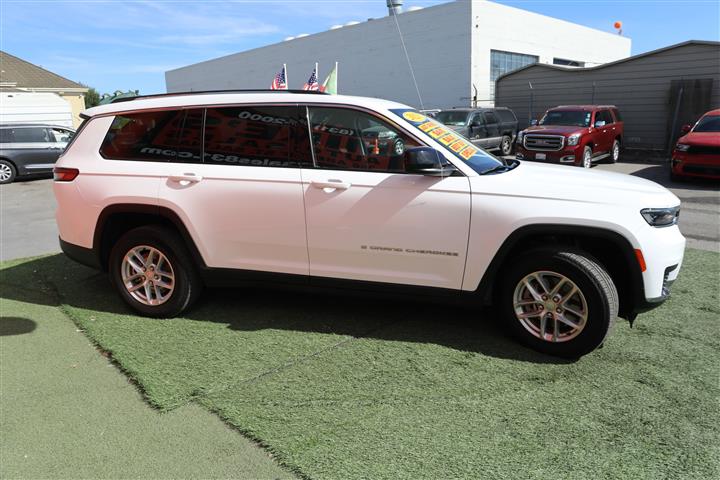 $30999 : 2023 JEEP GRAND CHEROKEE LARE image 4