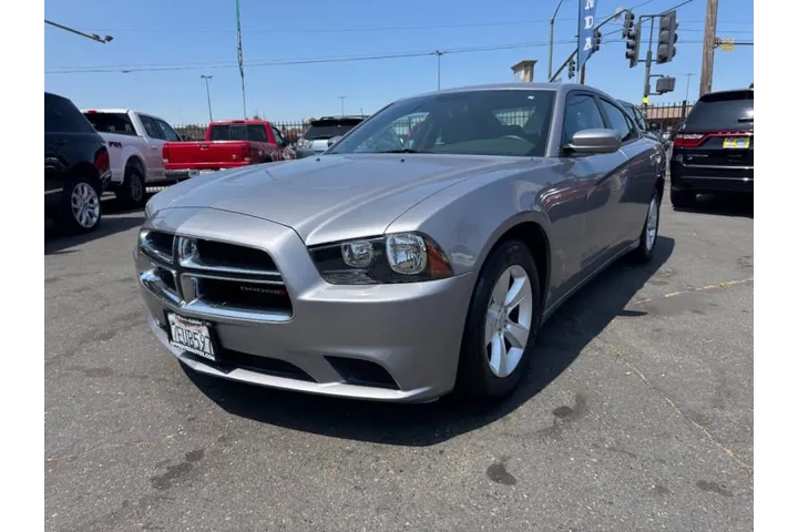 $11998 : 2014 Charger SE image 5