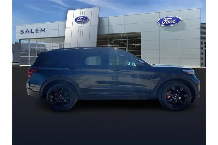 $39970 : Ford Explorer 2023 AWD ST 4d image 2