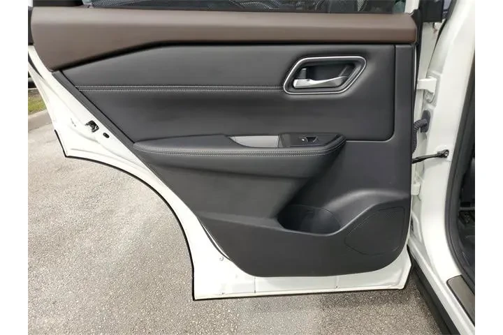 $27990 : Nissan Rogue 2023 Platinum 4 image 10