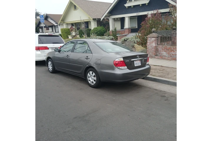 $4000 : Toyota camry le image 4