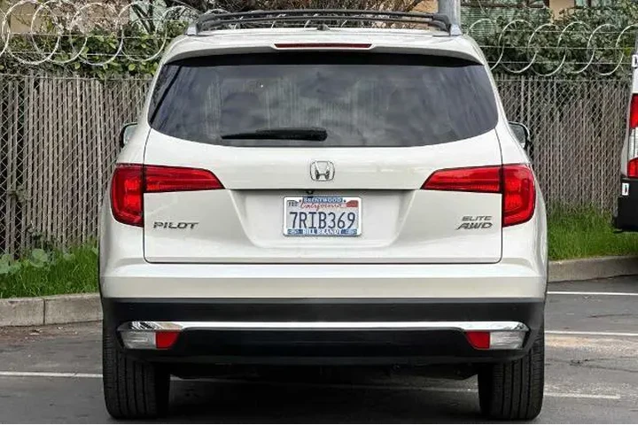 $22313 : Honda Pilot 2016 AWD Elite 4 image 8