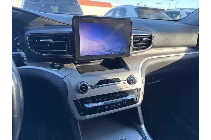 $26051 : Ford Explorer 2020 XLT 4dr S image 9