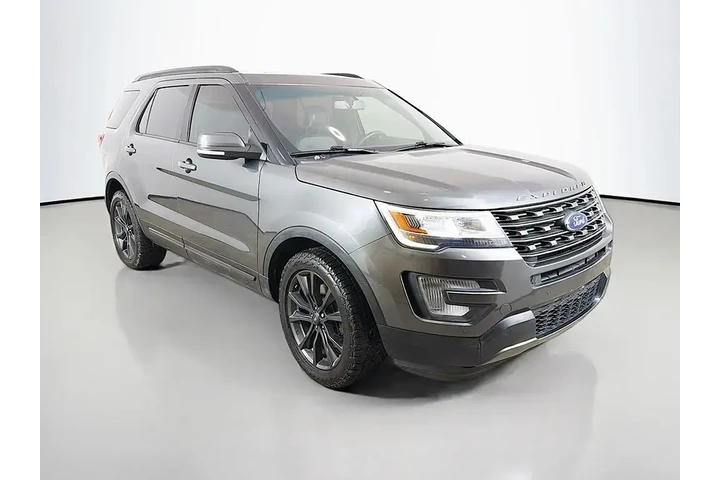 $10179 : Ford Explorer 2017 AWD XLT 4 image 2