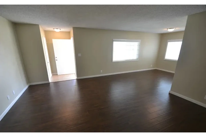 $2650 : Available 3Bed 2Bat in LA image 2