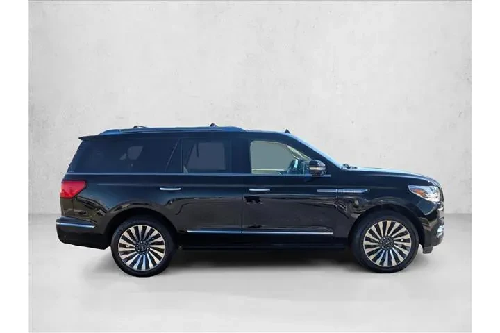 $27992 : Lincoln Navigator 2019 4x4 R image 4