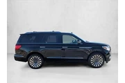 $27992 : Lincoln Navigator 2019 4x4 R thumbnail