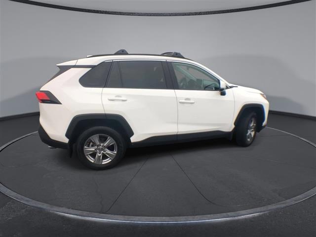 $31000 : PRE-OWNED 2022 TOYOTA RAV4 XLE image 9