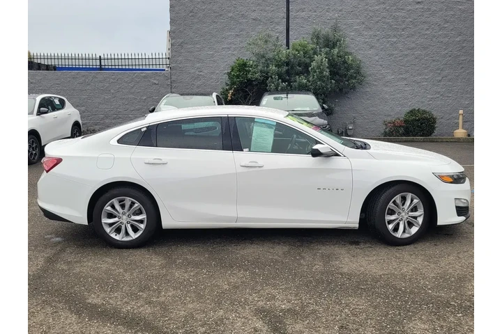 $13999 : Chevrolet Malibu 2020 LT 4dr image 3
