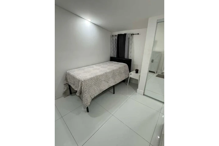 $900 : Se Renta Habitación image 2