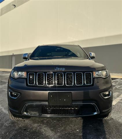 $16995 : 2017 Jeep Grand Cherokee image 4