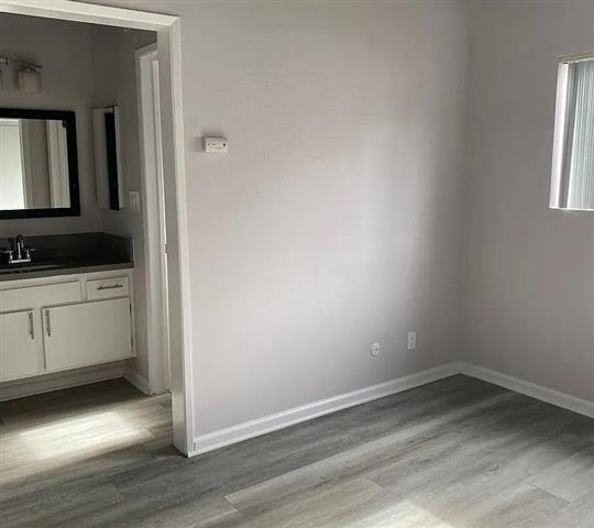 $1600 : GORGEOUS 1 BED 1 BA APARTMENT image 8