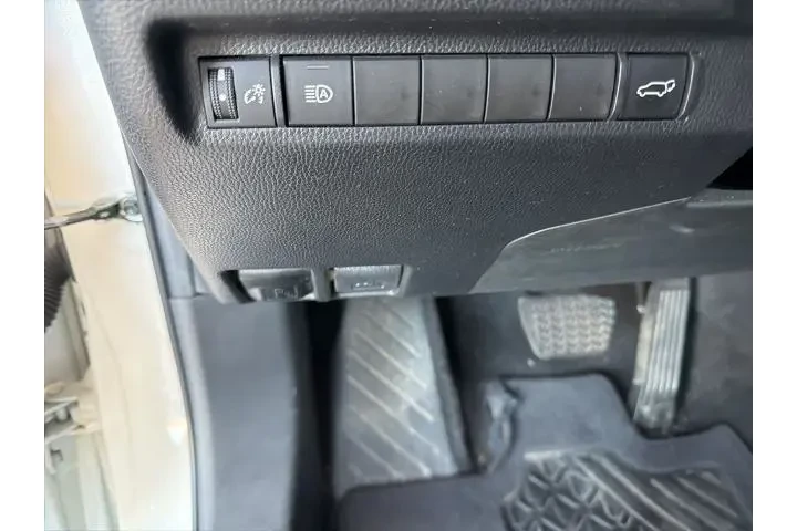 $25302 : Toyota RAV4 2023 XLE 4dr SUV image 10