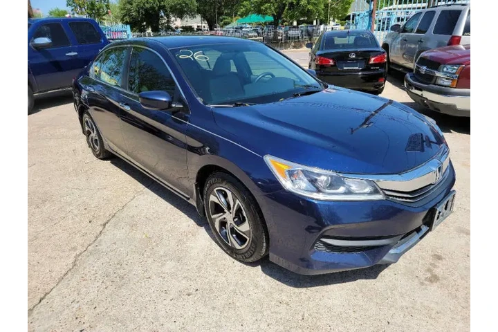 $7500 : 2016 Accord LX image 4