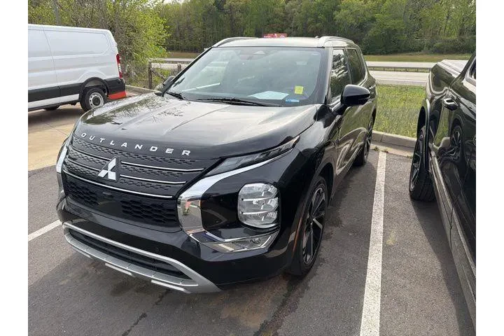$22992 : Mitsubishi Outlander 2022 SE image 1