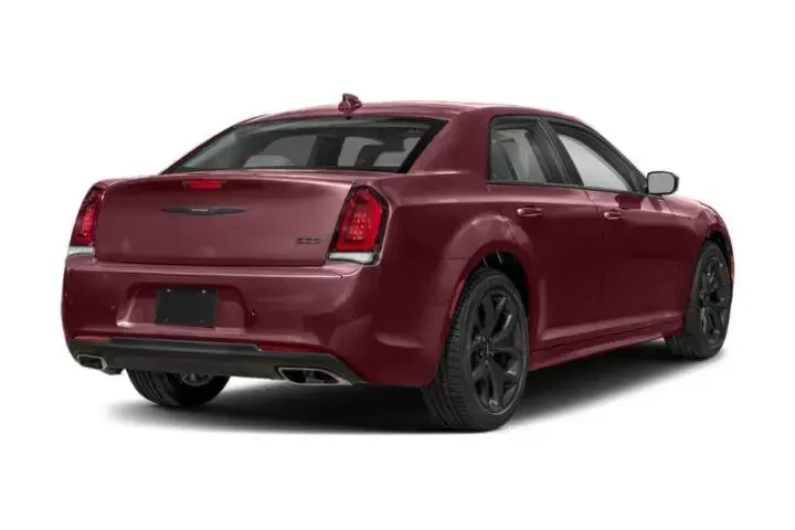 $26995 : Chrysler 300 2023 Touring L image 2