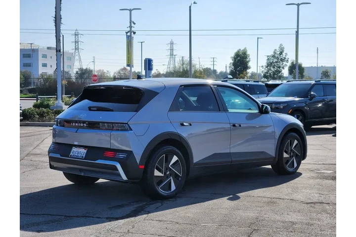 $32753 : Hyundai IONIQ 5 2025 SE 4dr image 7