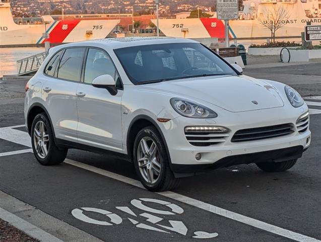 $13988 : 2013 Cayenne Diesel image 4