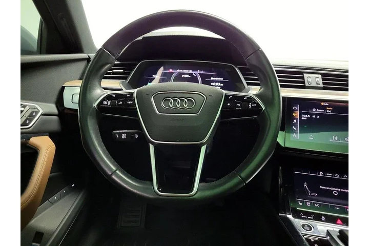 $32998 : Audi e-tron Sportback 2022 A image 10
