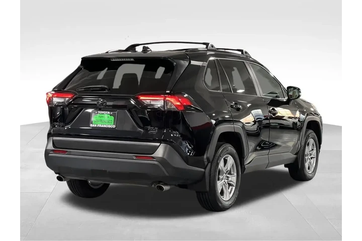 $30588 : Gold Certified2023 RAV4 XLE image 5