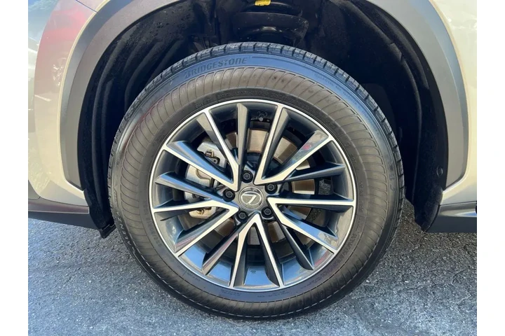 $45999 : 2024 NX 350h Premium image 9