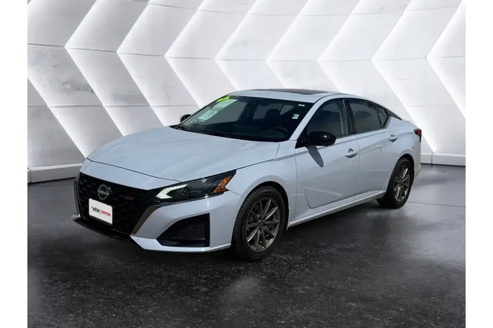 $25991 : Nissan Altima 2024 2.0 SR 4d image 3