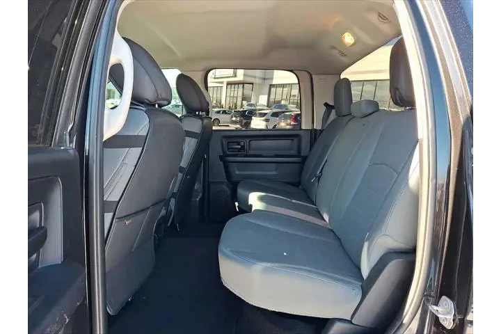 $13995 : Ram 1500 2017 4x4 Express 4d image 9