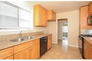 $2100 : 2 Bed 2 Bath Home in Koreatown thumbnail