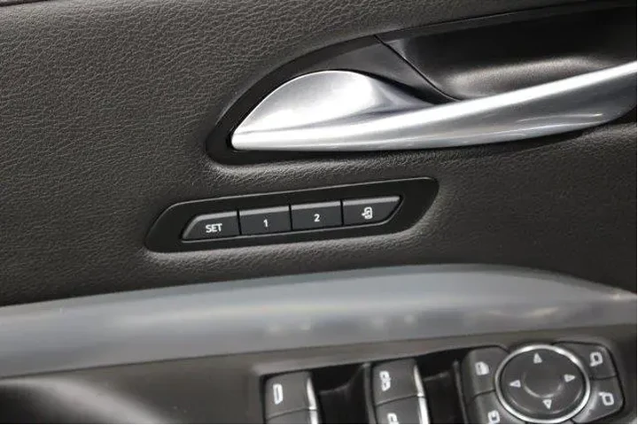 $23982 : Cadillac XT4 2021 Premium Lu image 8