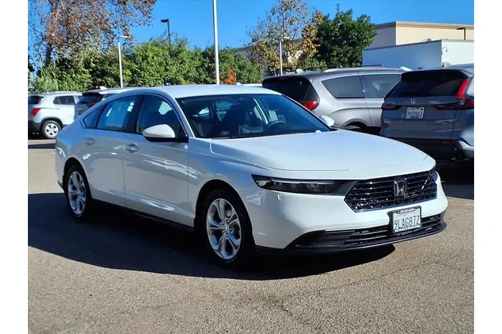 $23690 : Honda Accord 2024 LX 4dr Sed image 3