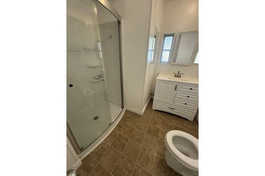 Cuarto con baño en Orange County