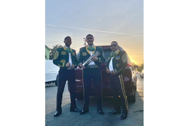 Mariachi Trio image 1