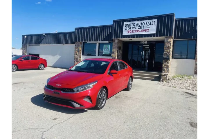 $13850 : 2023 Forte LXS image 3