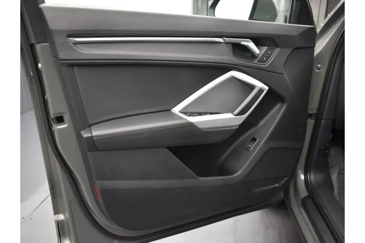 $18226 : Audi Q3 2021 AWD quattro Pre image 9