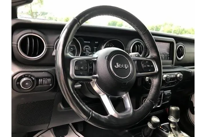 $30677 : Jeep Wrangler Unlimited 2021 image 4