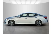 $16034 : Nissan Altima 2021 2.5 SV 4d thumbnail