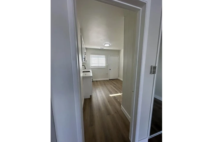 $1520 : 1 Bedroom Apt in Hawthorne image 5