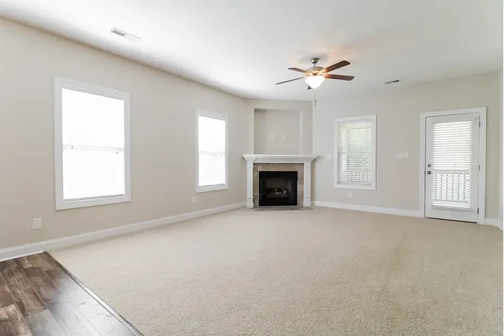 $1040 : Comfortable Apartment image 1