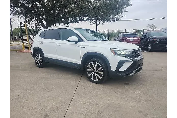 $21695 : Volkswagen Taos 2024 SE 4dr image 1