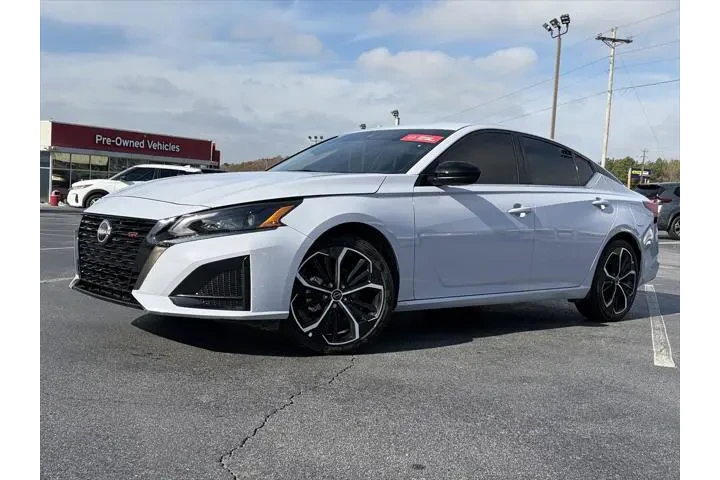 $23982 : Nissan Altima 2024 2.5 SR 4d image 1