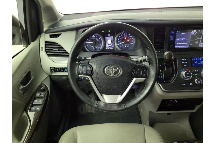 $34998 : Toyota Sienna 2017 XLE 8-Pas image 10