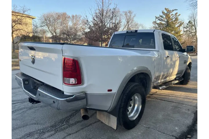 $31997 : 2015 RAM 3500 Laramie image 7