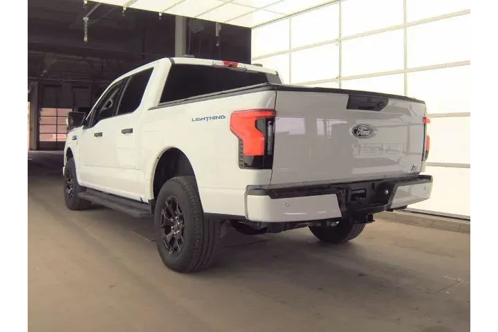$39999 : Ford F-150 Lightning 2025 AW image 8