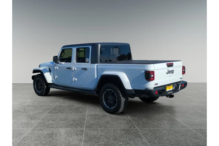 $31900 : Jeep Gladiator 2021 4x4 Over image 3