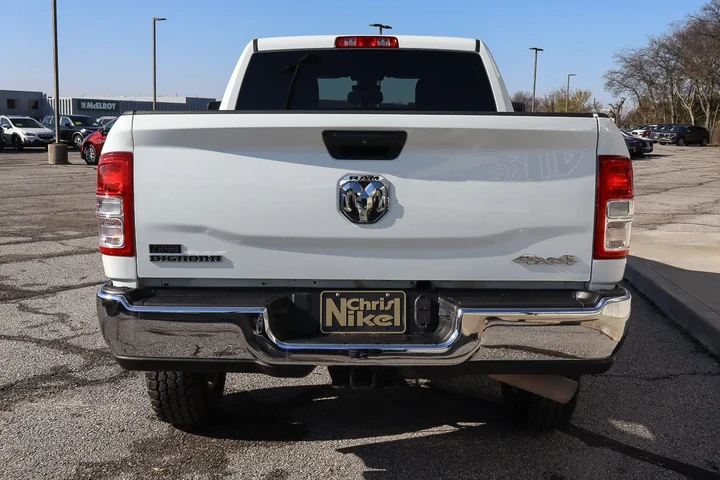 $46988 : 2024 2500 Big Horn 4x4 Crew C image 5