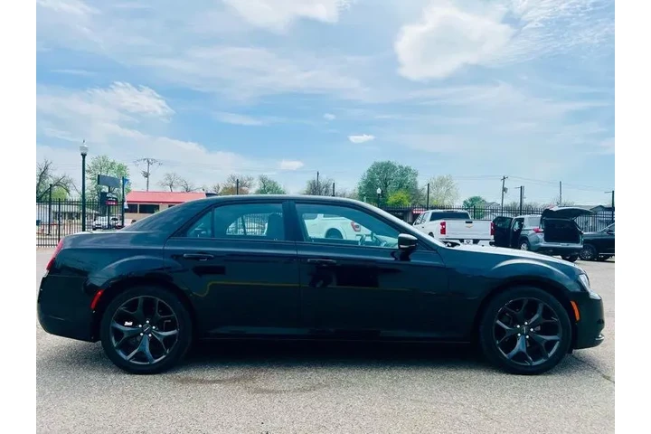 $22995 : 2021 300 S V6 RWD image 8