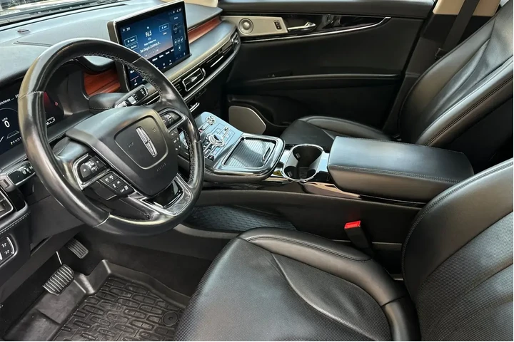 $38900 : Lincoln Nautilus 2022 AWD Re image 9
