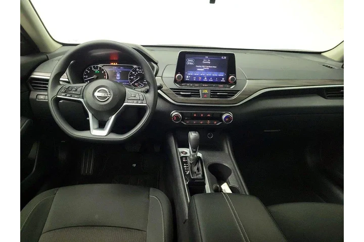 $21998 : Nissan Altima 2025 2.5 SV 4d image 9