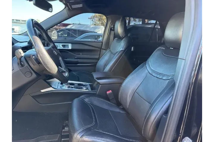 $31954 : Ford Explorer 2020 AWD ST 4d image 4